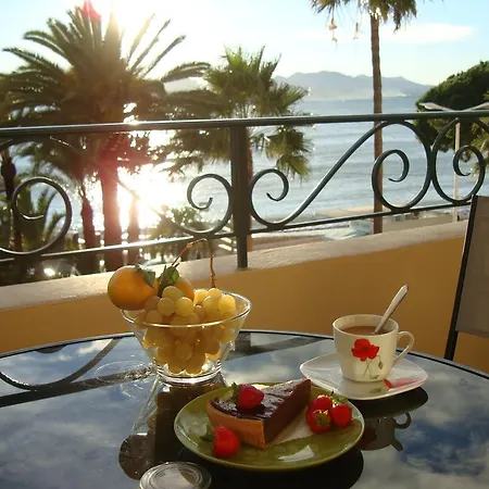 Apartment On The Croisette With Sea View *