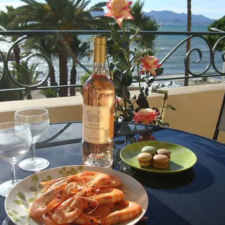 Apartament On The Croisette With Sea View *